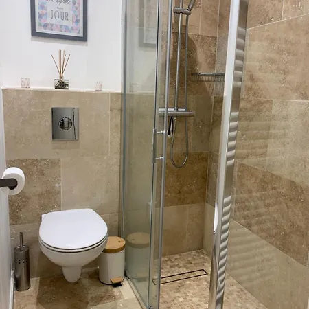 Beau T2 Avec Jardin Appartamento