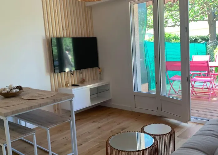 Beau T2 Avec Jardin Фрежюс