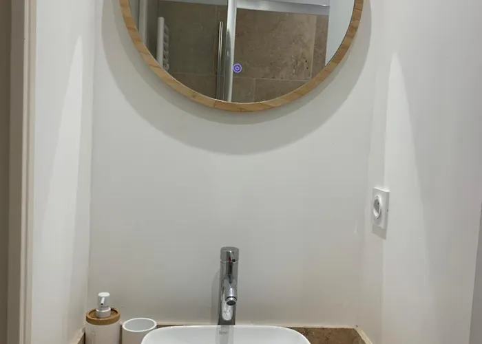 Апартаменты Beau T2 Avec Jardin Фрежюс