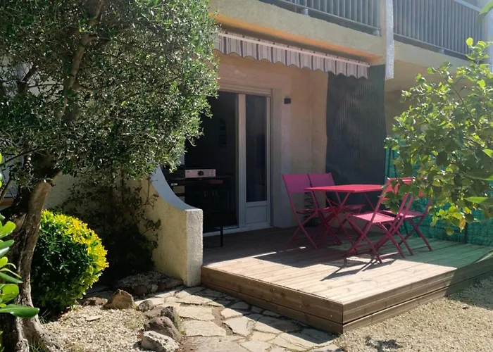 Апартаменты Beau T2 Avec Jardin *